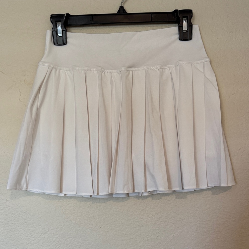 OFFLINE By Aerie White Tennis Skort